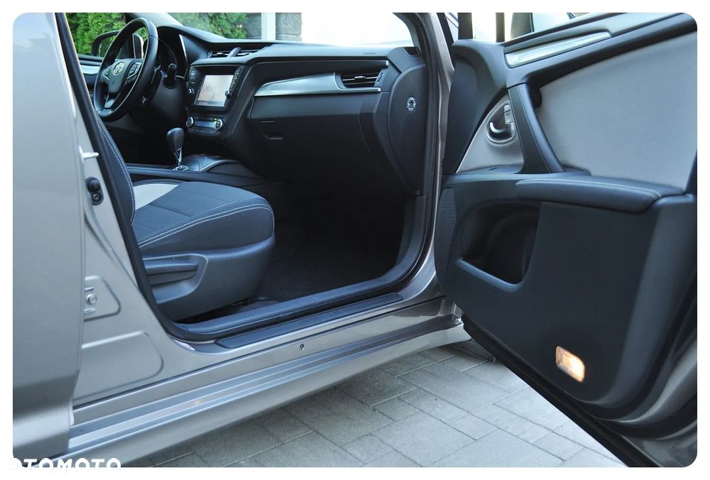 Toyota Avensis Touring Sports 1.8 Multidrive S Business Edition - 29