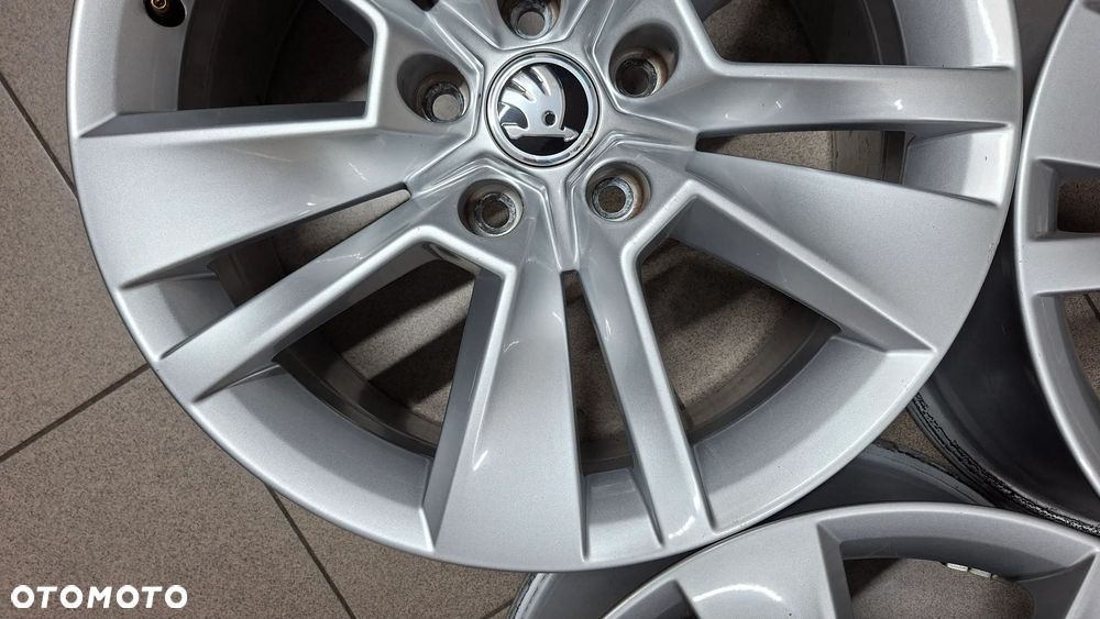Felgi Aluminiowe 17 Skoda Karoq Kodiaq 5x112 ET 45 - 12