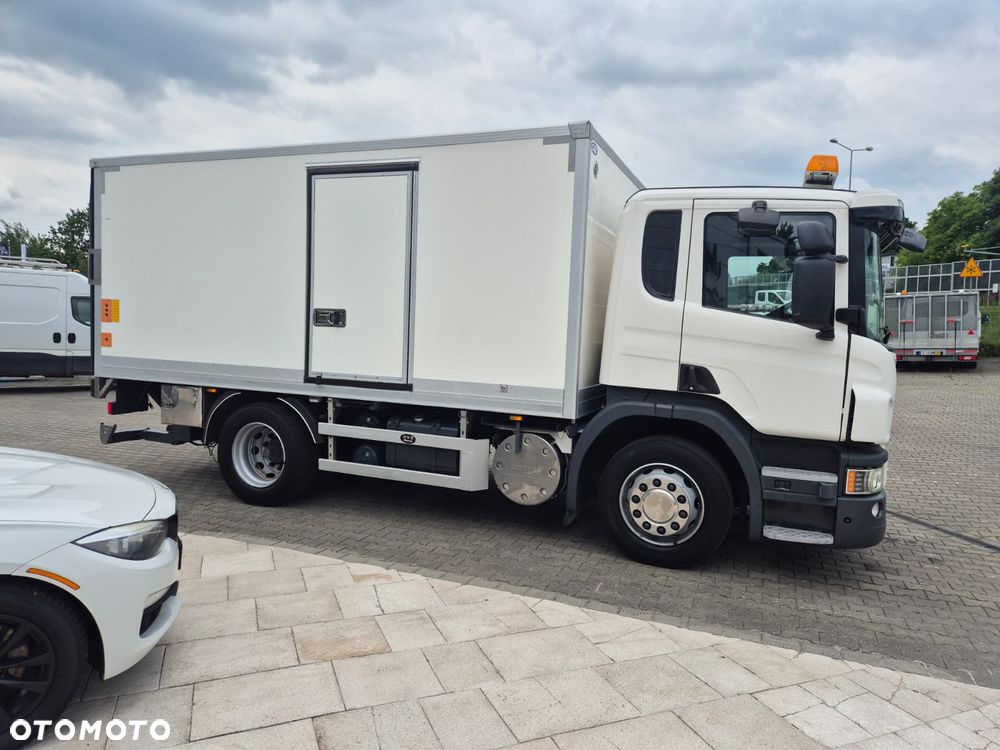 Scania P230 4X2 / KONTENER / OTWIERANY BOK / IDEALNY DO MASZYN I WIERTNIC / WINDA 1500KG / AUTOMAT / BEZWYPADKOWY / 1WŁ. / SERWISOWANY / EURO 5 / DUŻA ŁADOWNOŚĆ / MODEL 14 - 5