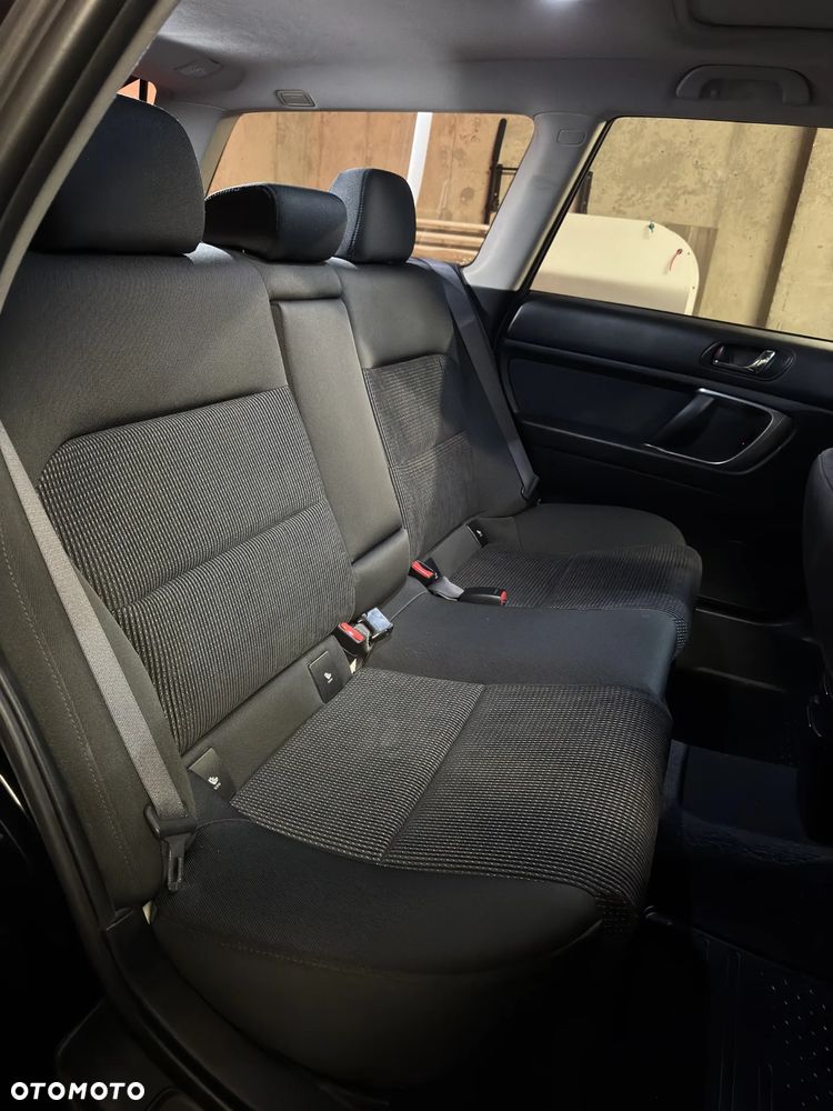Subaru Outback 2.5 - 25