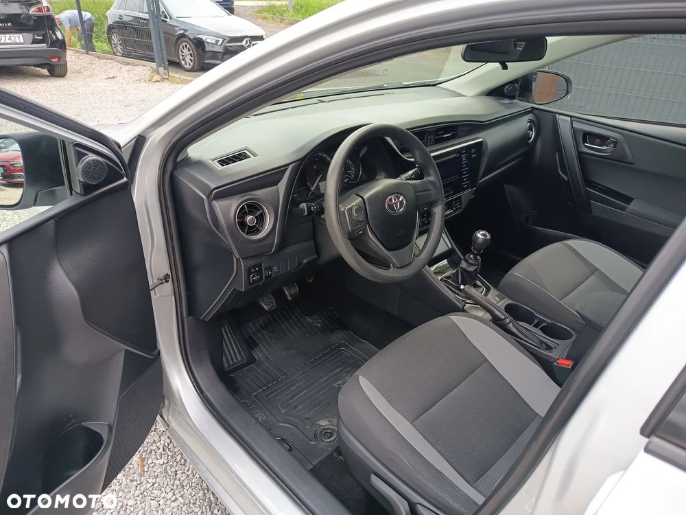 Toyota Auris 1.33 VVT-i Life - 17