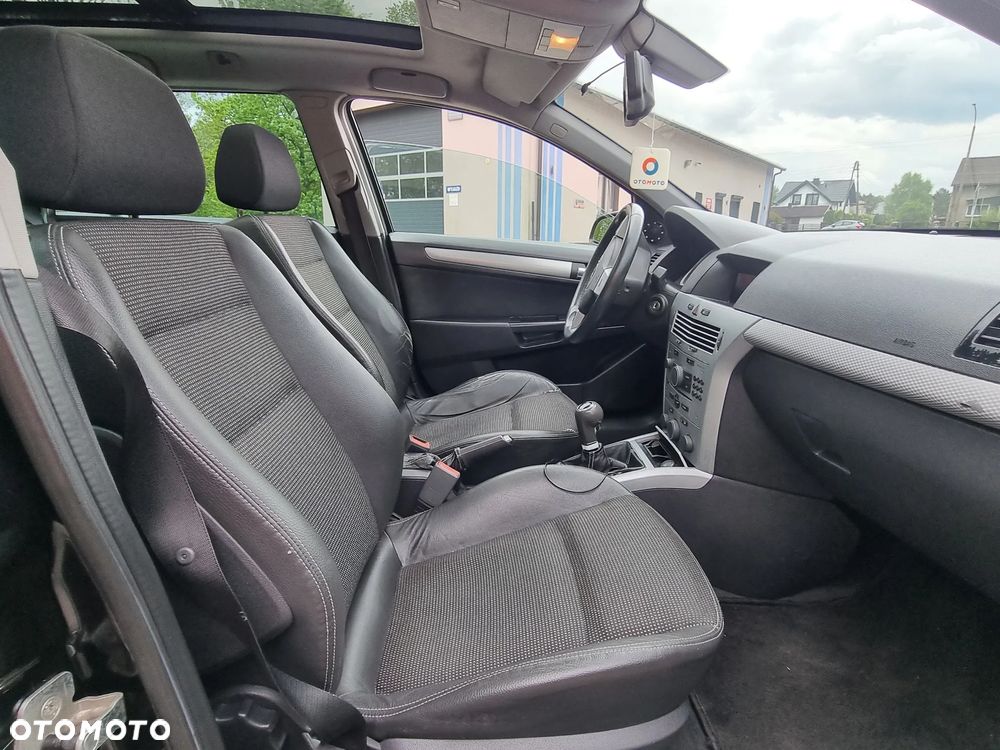 Opel Astra 2.0 T Cosmo - 13