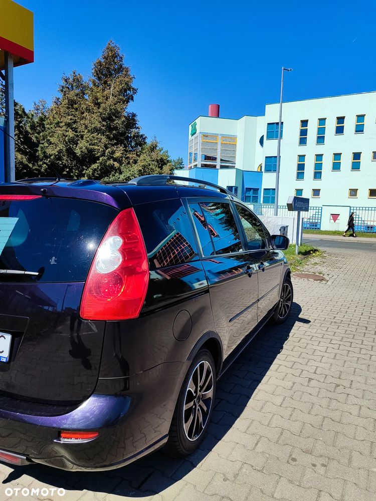 Mazda 5 - 6