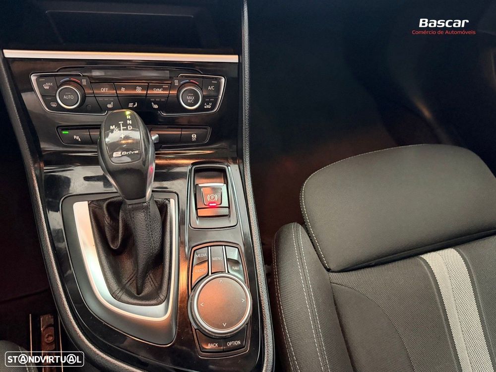 BMW 225xe Active Tourer iPerformance Sport Line - 26