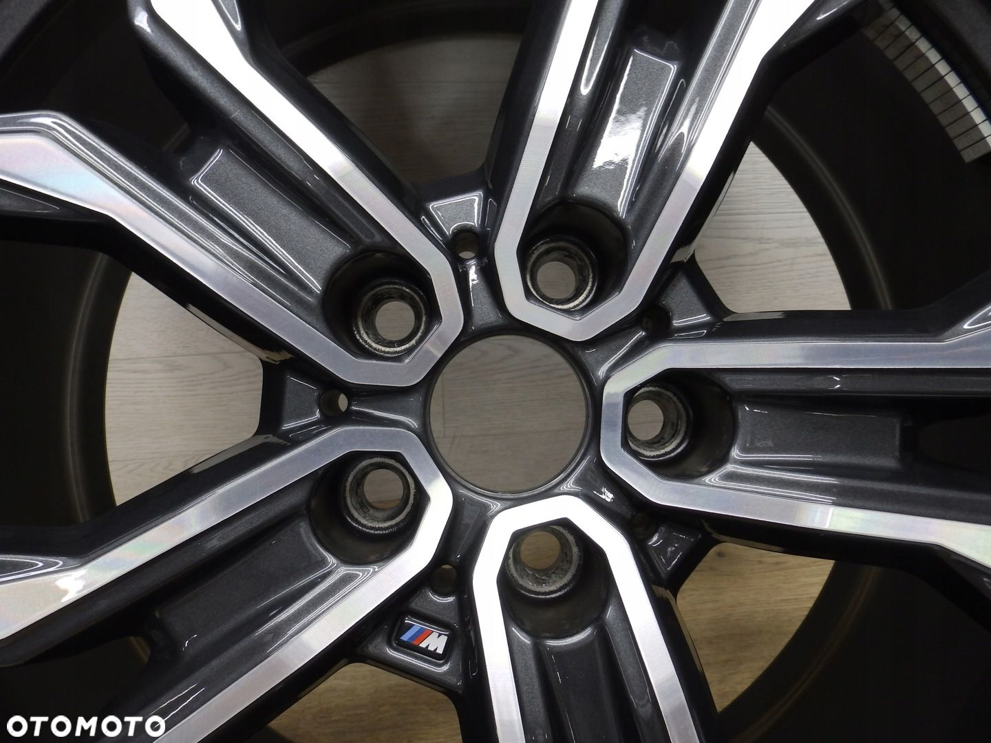 Felga BMW X1 X2 F39 F48 M-Pakiet E8Jx19H2 Et47 5x112 - 2