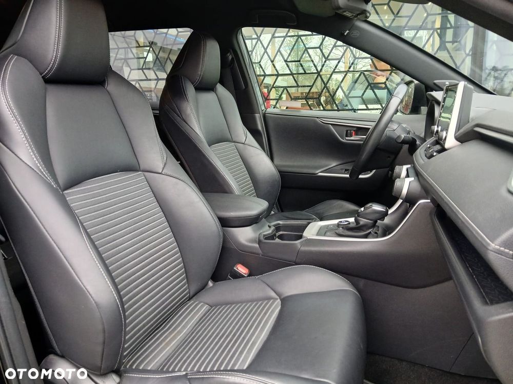 Toyota RAV4 2.5 Hybrid Black Edition by JBL 4x4 - 28