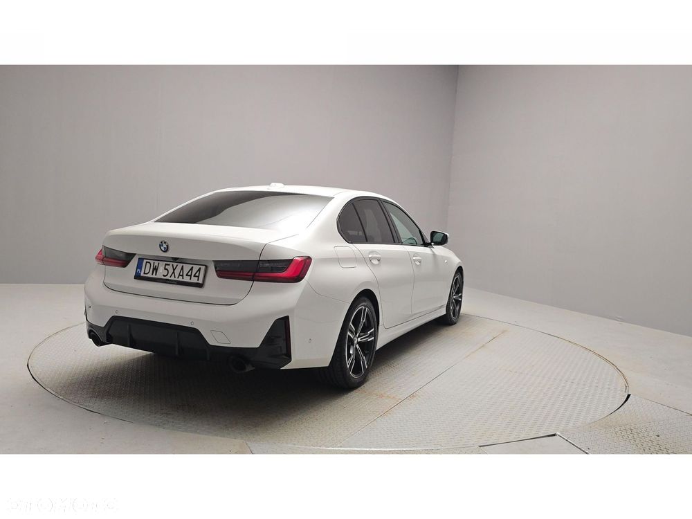 BMW Seria 3 320d xDrive M Sport - 5