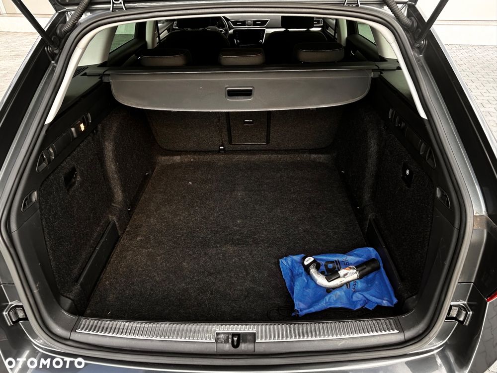 Skoda Superb 2.0 TDI DSG Premium Edition - 36