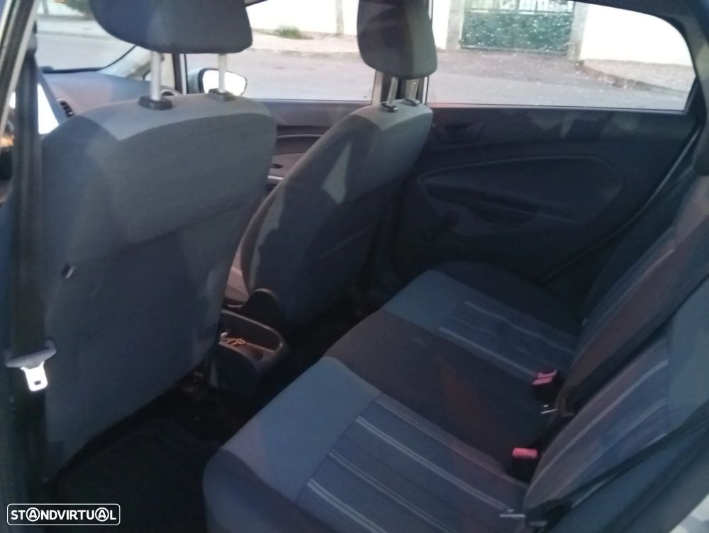 Ford Fiesta - 8