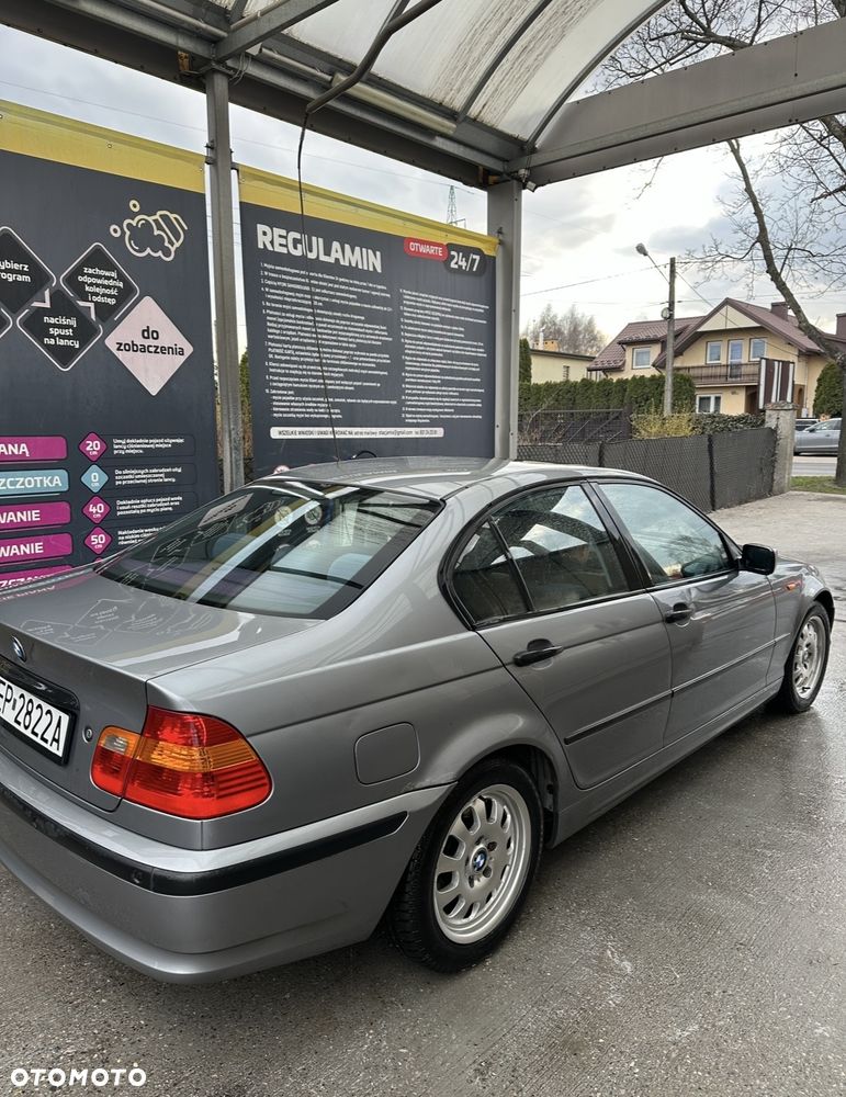 BMW Seria 3 318i - 3