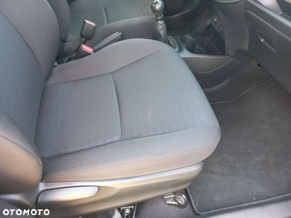 Toyota Yaris - 10