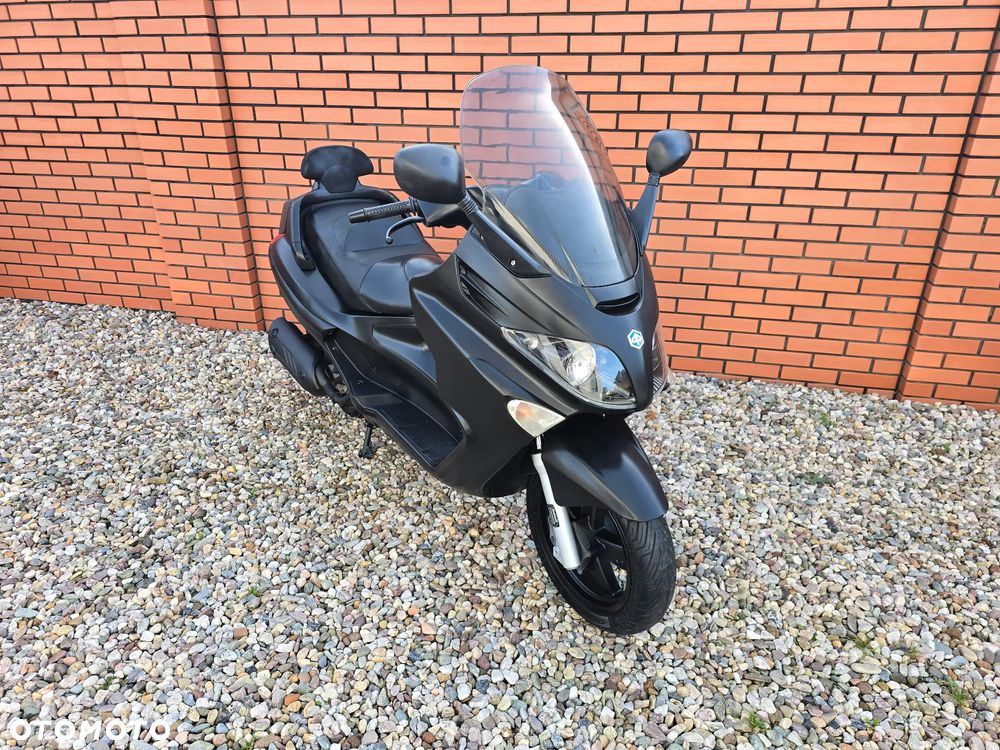 Piaggio Xevo - 2