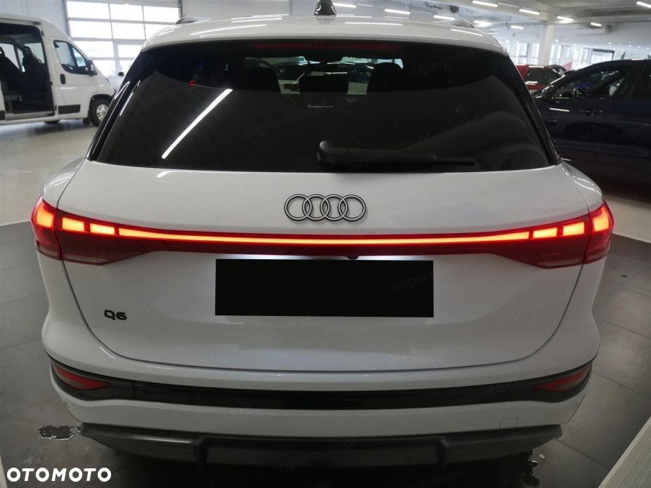Audi Q6 e-tron - 3