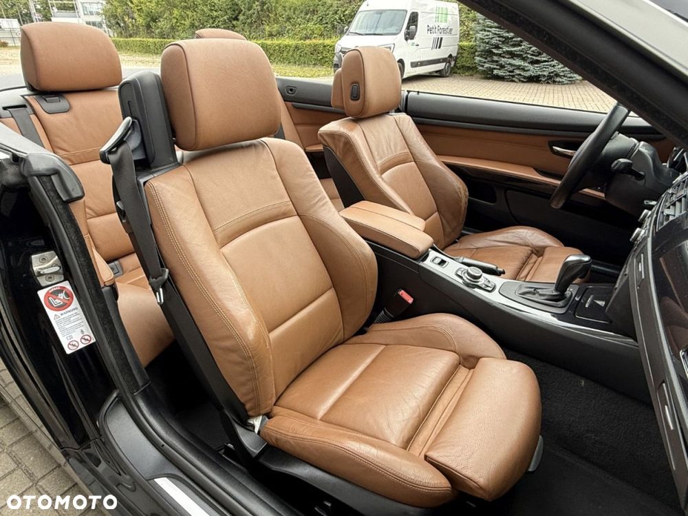 BMW Seria 3 320i - 25