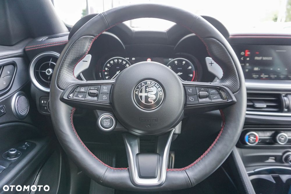 Alfa Romeo Stelvio 2.0 Turbo Competizione Q4 - 11