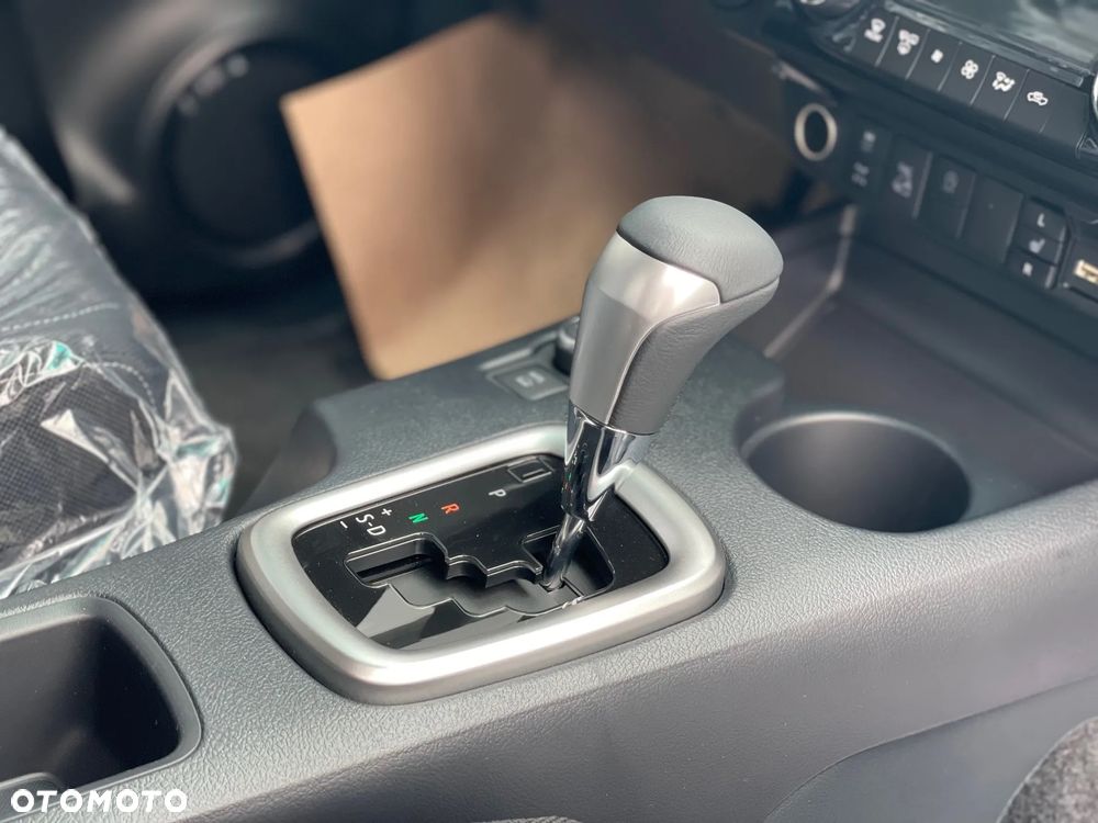 Toyota Hilux 2.8 D-4D Double Cab SR5 4x4 - 12