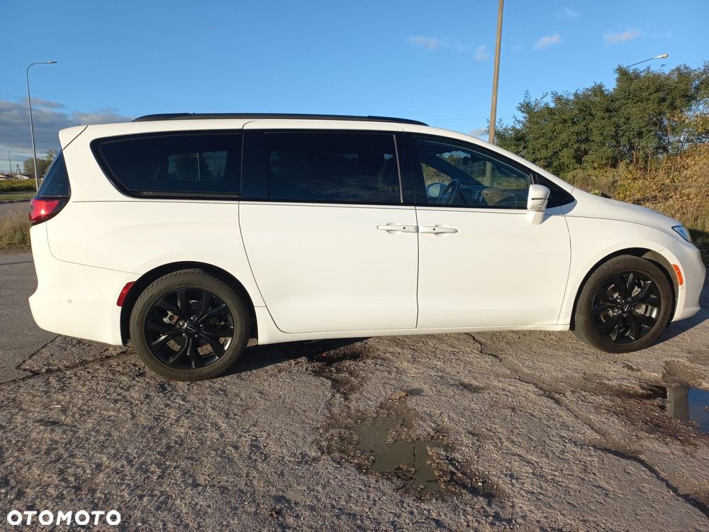 Chrysler Pacifica - 9