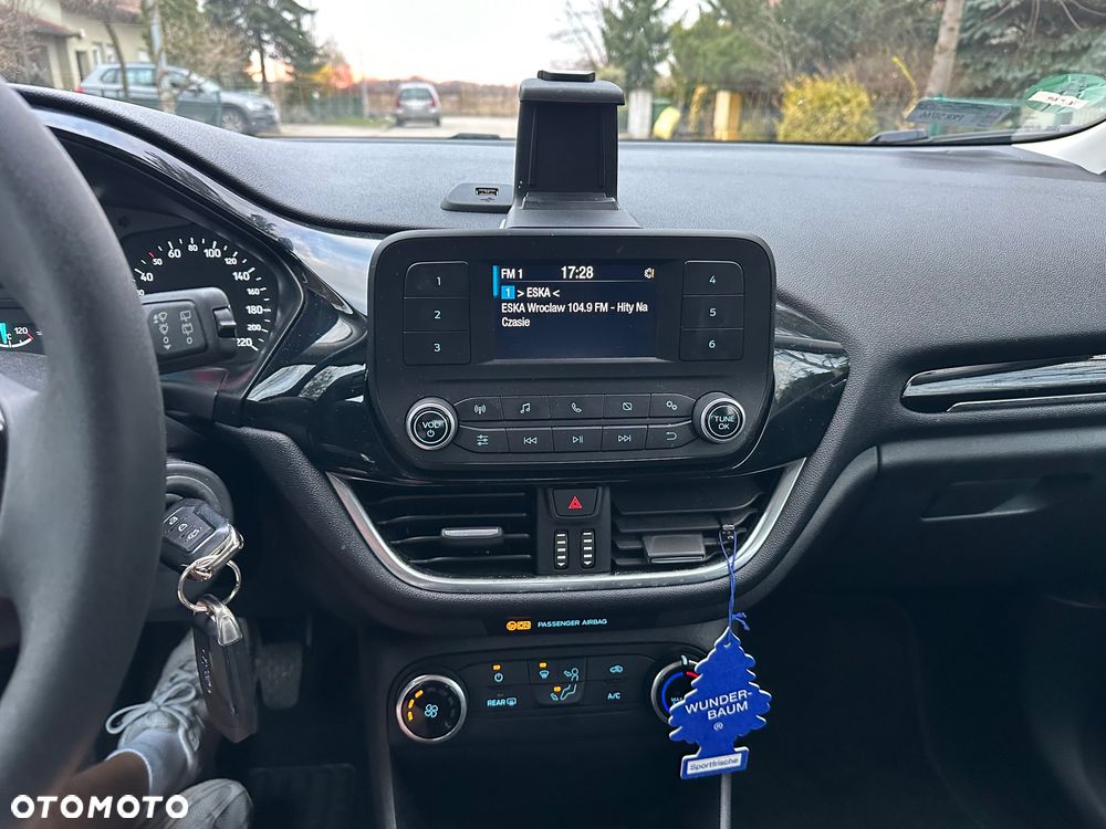 Ford Fiesta 1.1 S&S TITANIUM - 9
