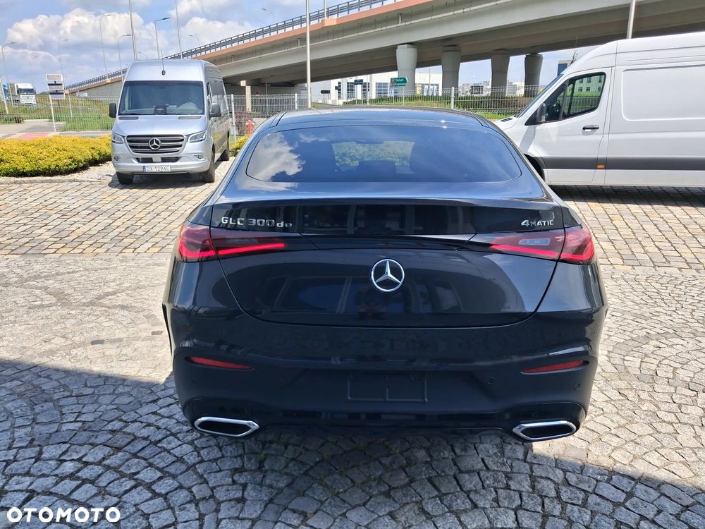 Mercedes-Benz GLC 300 de 4-Matic AMG Line - 6