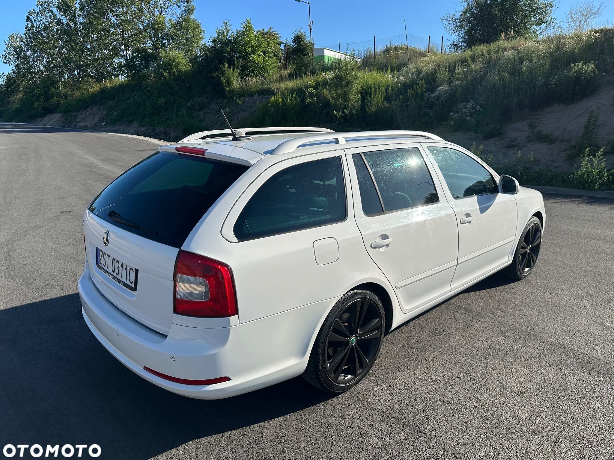 Skoda Octavia 2.0 TDI CR DPF DSG RS - 27