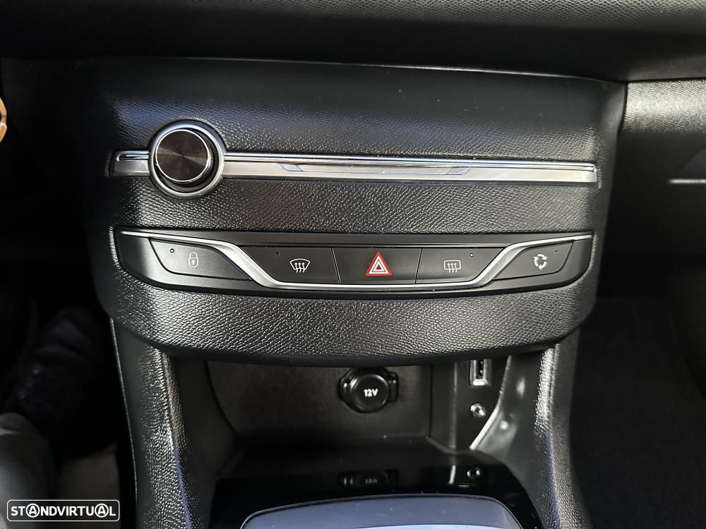 Peugeot 308 SW 1.6 BlueHDi Style - 29