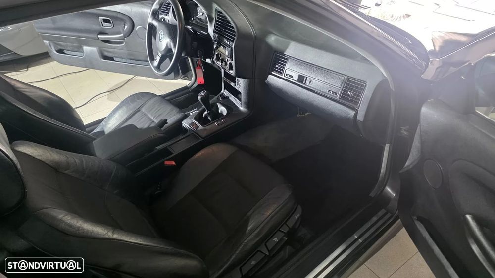 BMW 320 i Coupé M Sport - 33