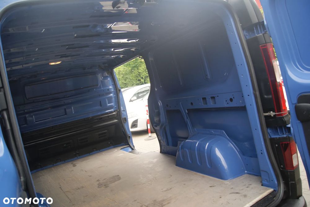 Opel Vivaro-B - 11