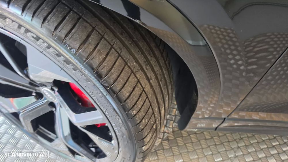 Audi RS Q8 4.0 TFSI quattro Tiptronic - 38