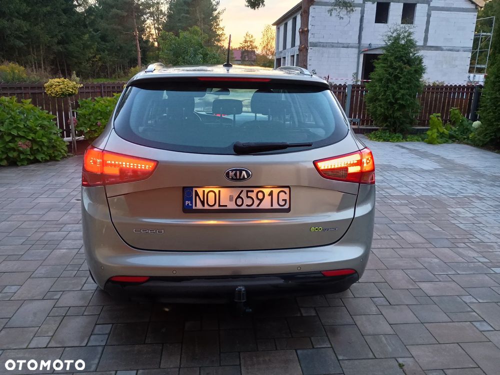 Kia Ceed - 13