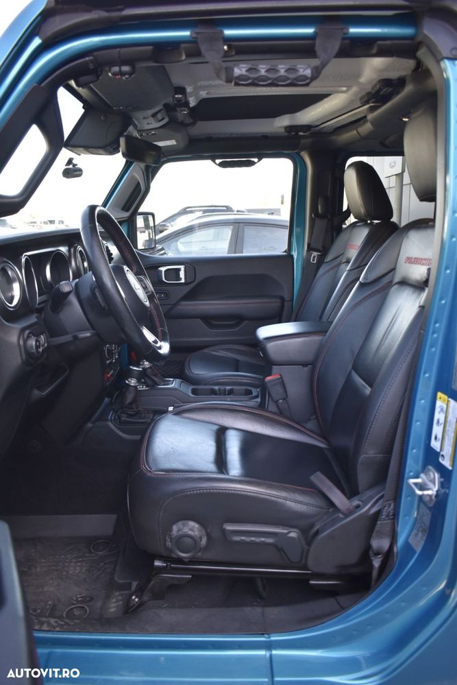 Jeep Wrangler - 32