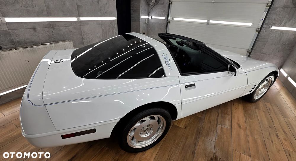 Chevrolet Corvette - 9