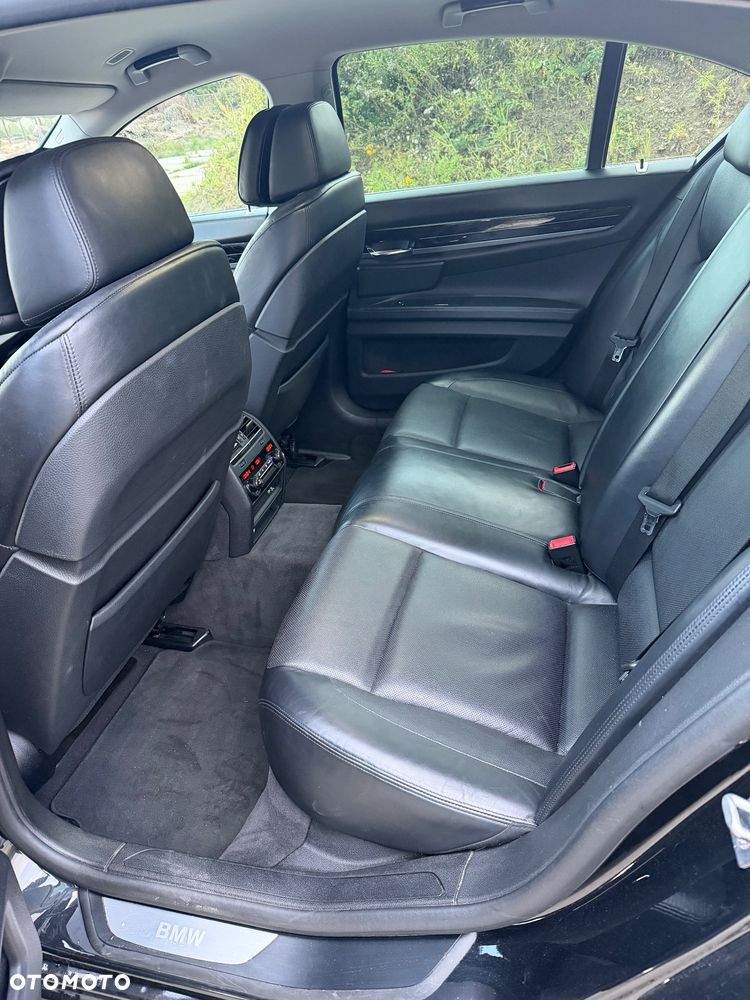 BMW Seria 7 740d xDrive - 17