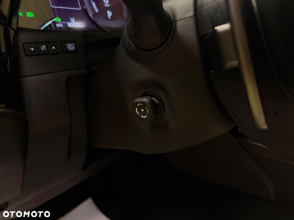 Lexus ES 300h Business Edition - 16