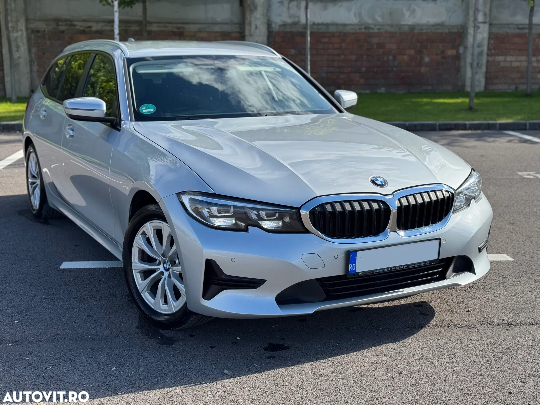 BMW Seria 3 318d Touring Aut. - 2