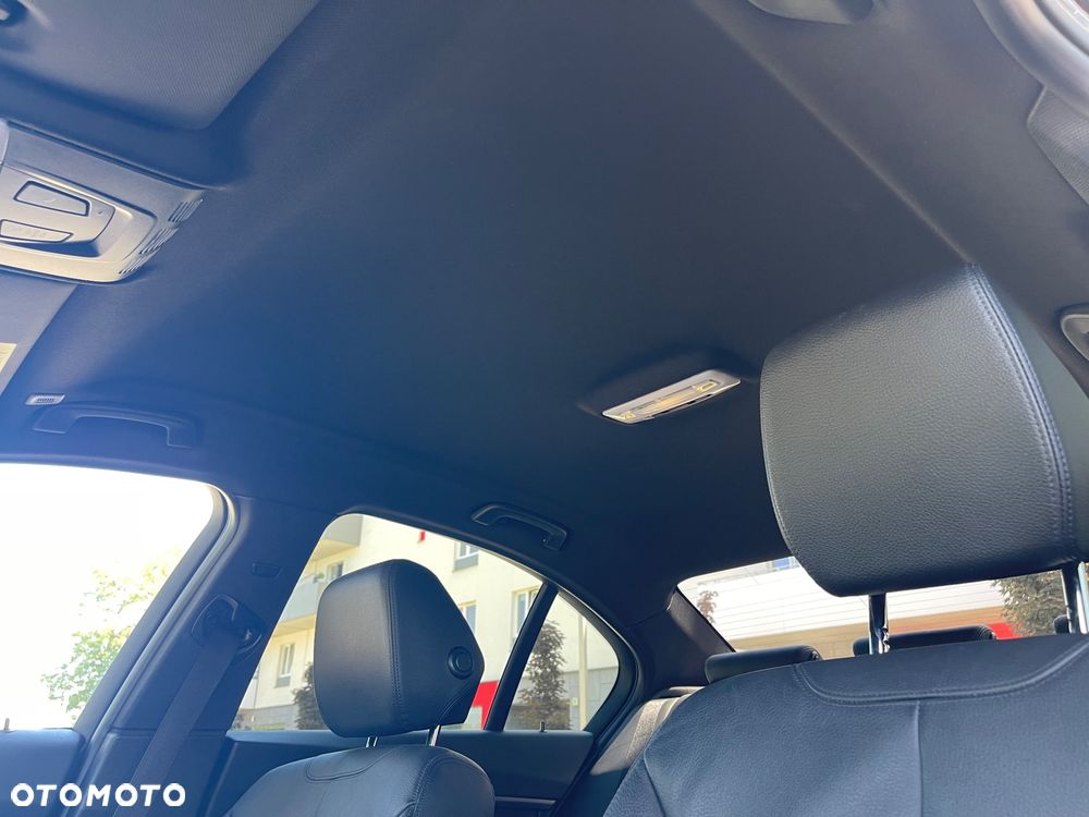BMW Seria 3 320i - 29