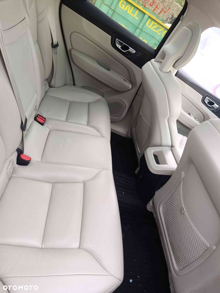 Volvo XC 60 T5 AWD Geartronic Momentum - 32