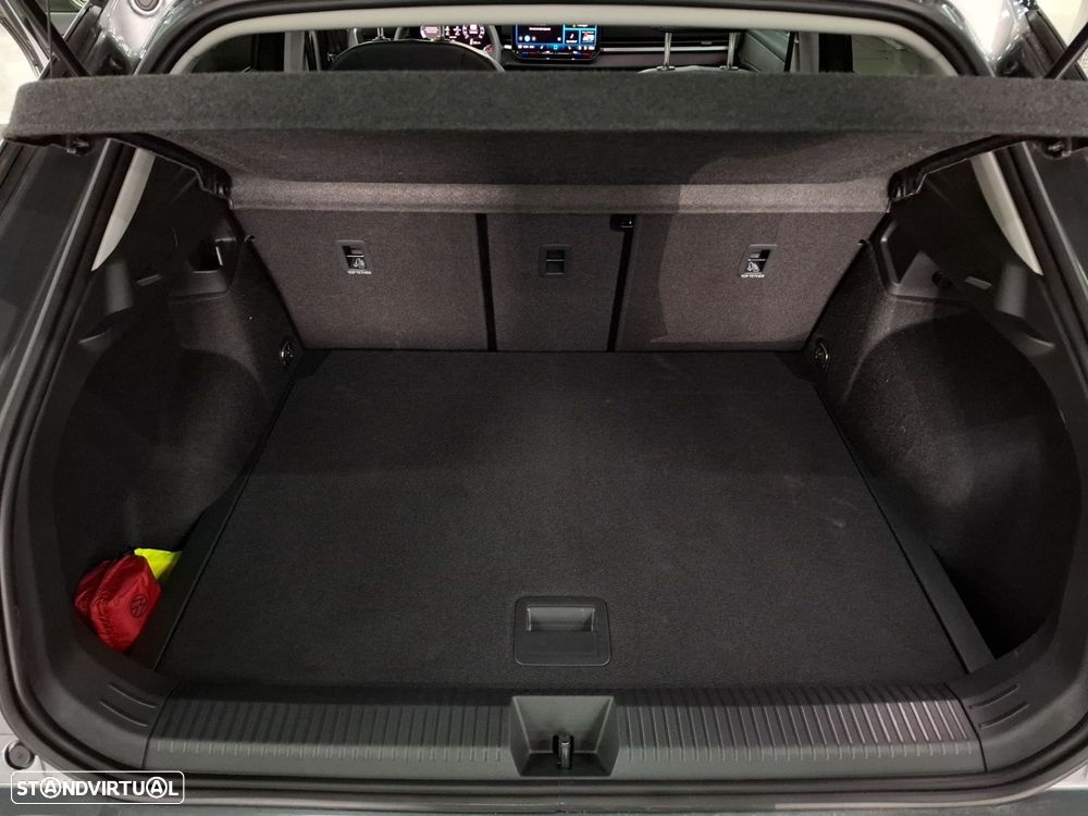 Volkswagen T-Roc 1.5 eTSI Style DSG — fotografia 25