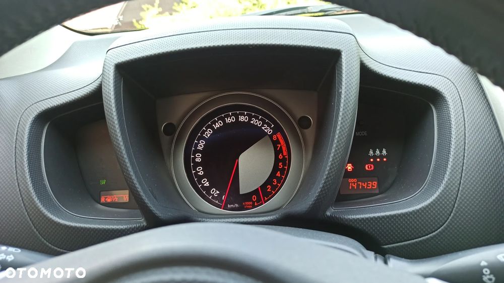 Toyota Urban Cruiser - 9