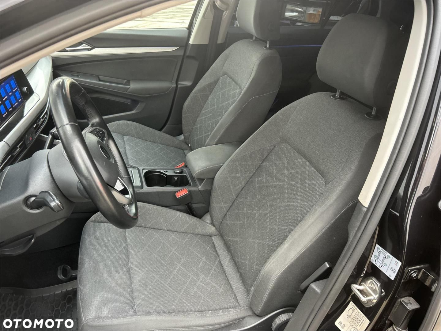 Volkswagen Golf VIII 1.5 TSI EVO Life - 17