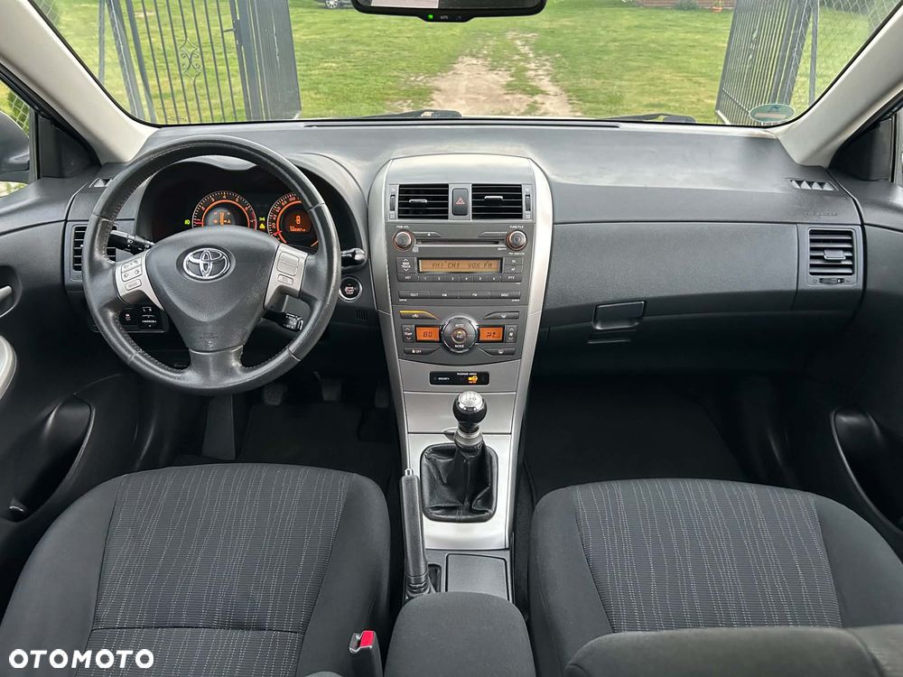 Toyota Corolla 1.6 VVT-i Premium - 8
