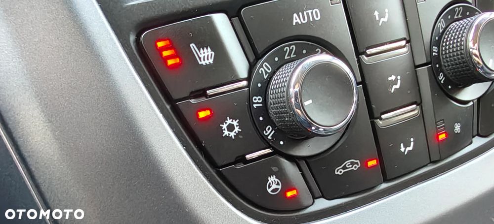 Opel Astra 1.4 Turbo Cosmo - 13