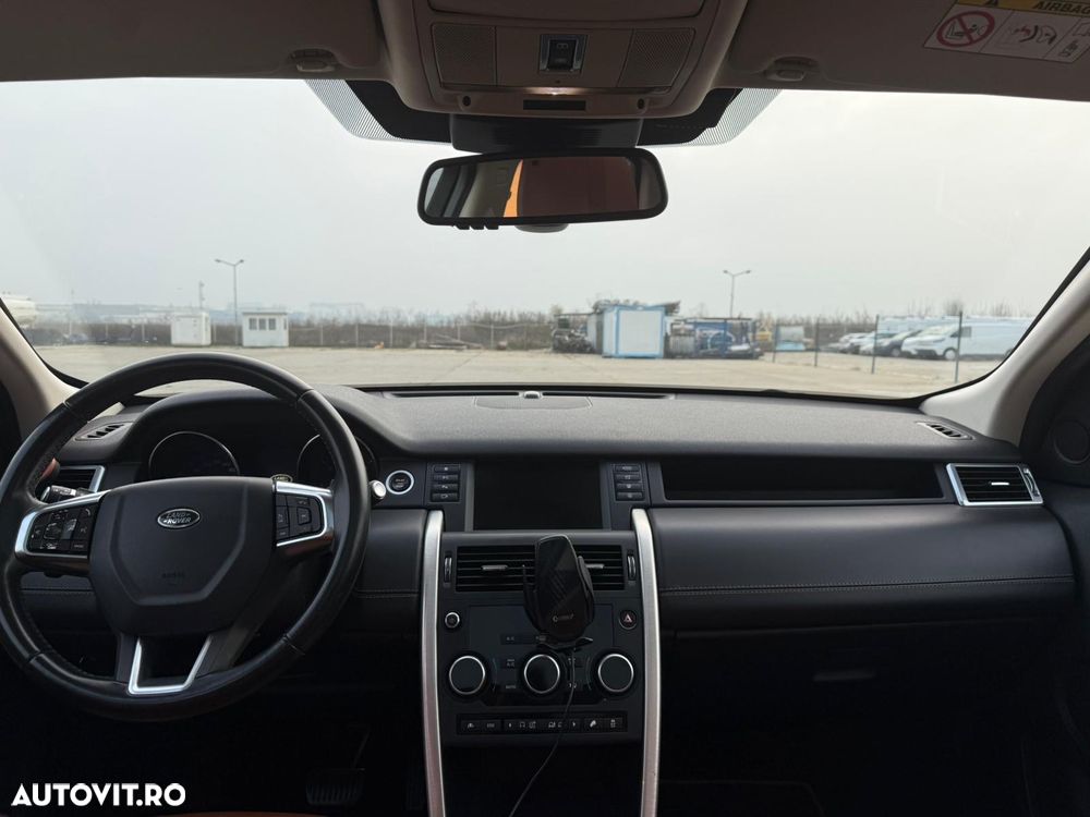 Land Rover Discovery Sport - 12