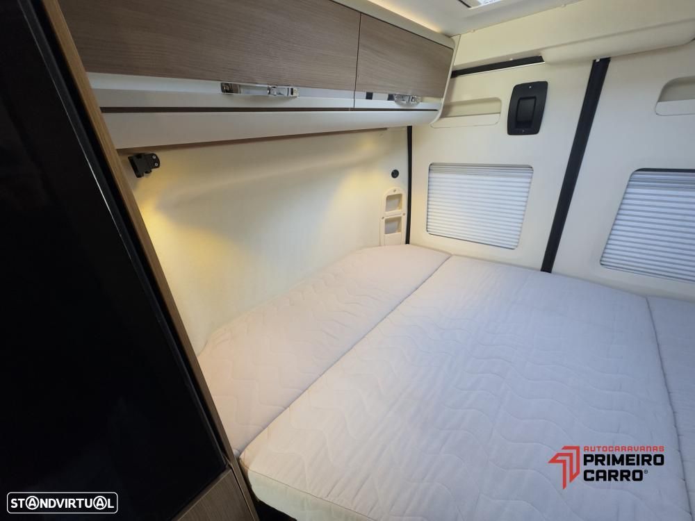 Adria Twin 600 SPT cama transversal - 16