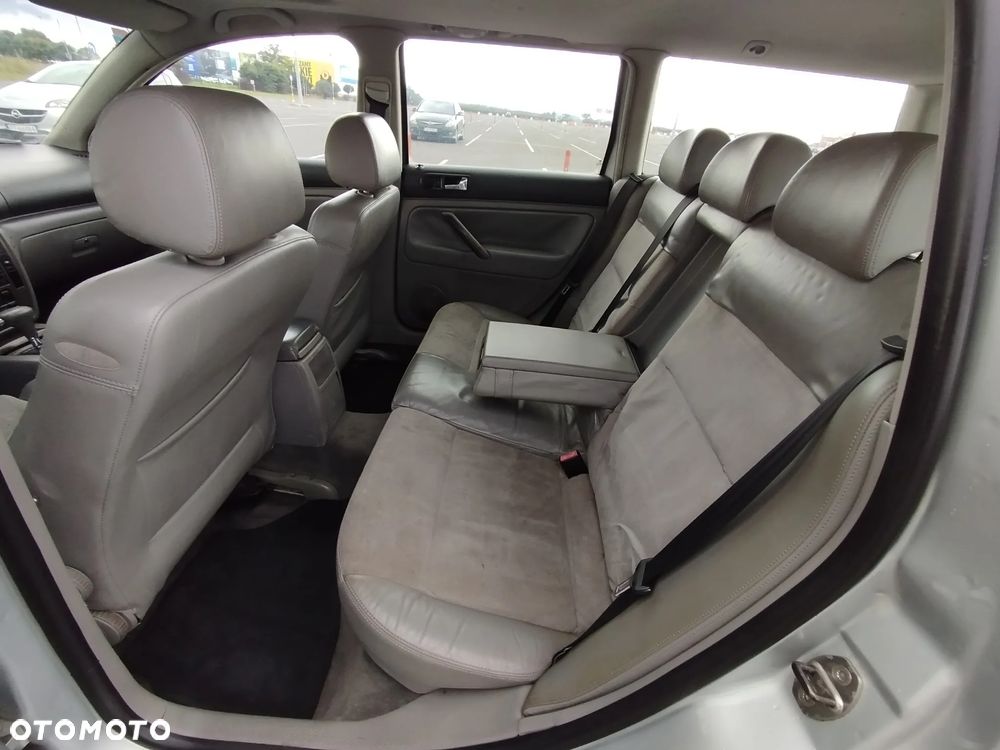 Volkswagen Passat - 10