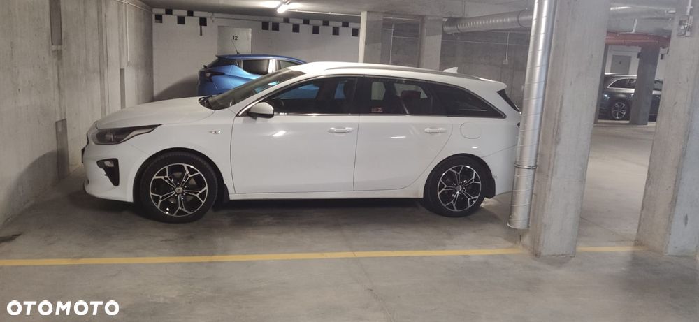 Kia Ceed - 1