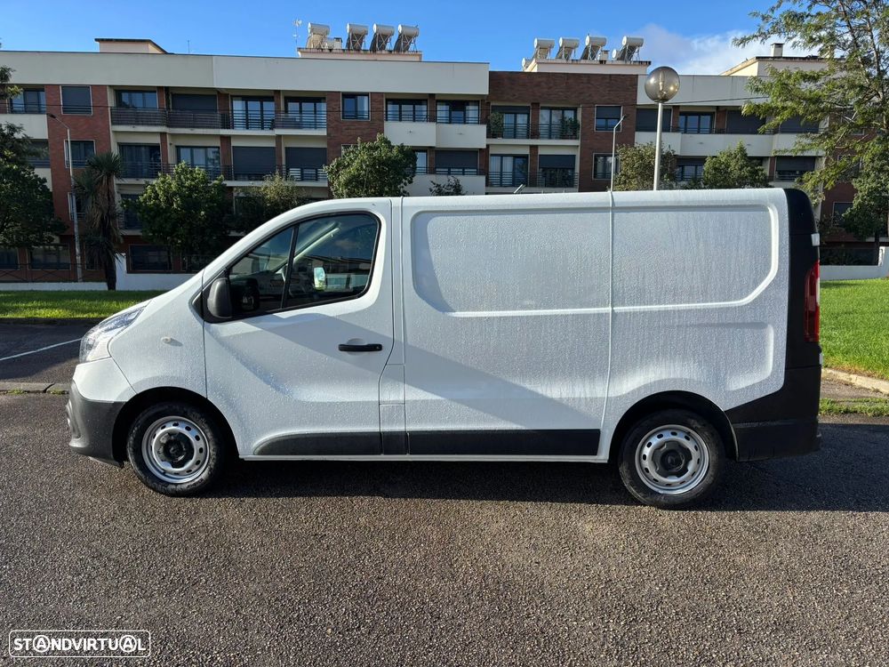 Renault Trafic 2.0 DCI IVA DEDUTIVEL A/C - 17