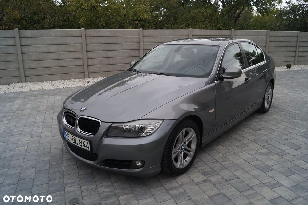 BMW Seria 3 325i - 1
