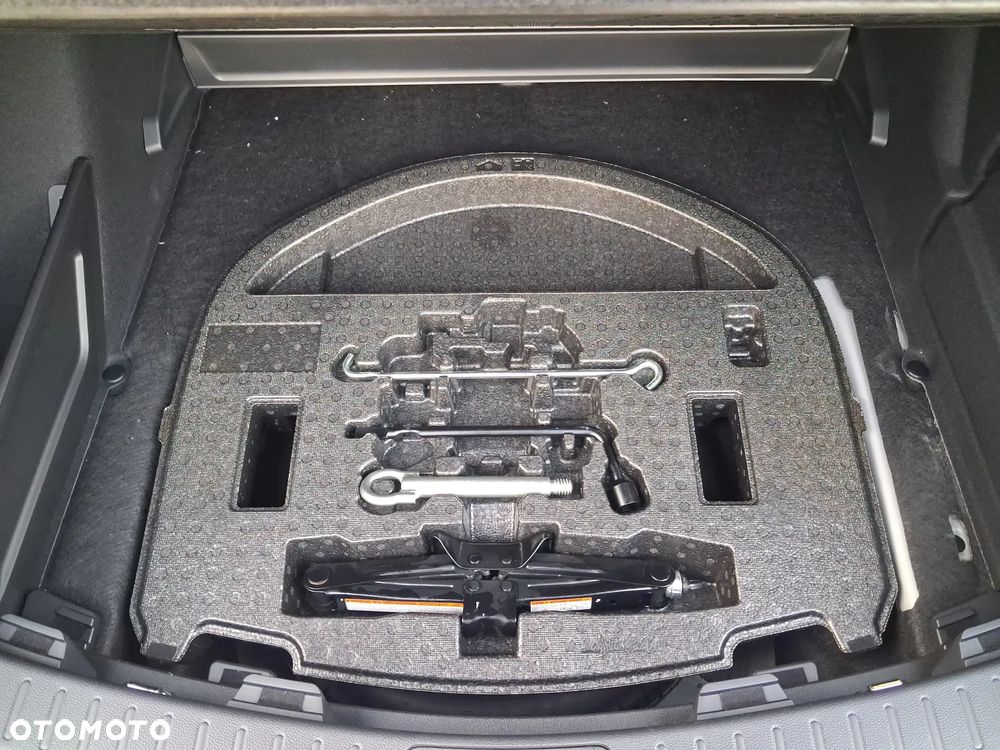 Toyota Corolla 2.0 Hybrid Style - 29