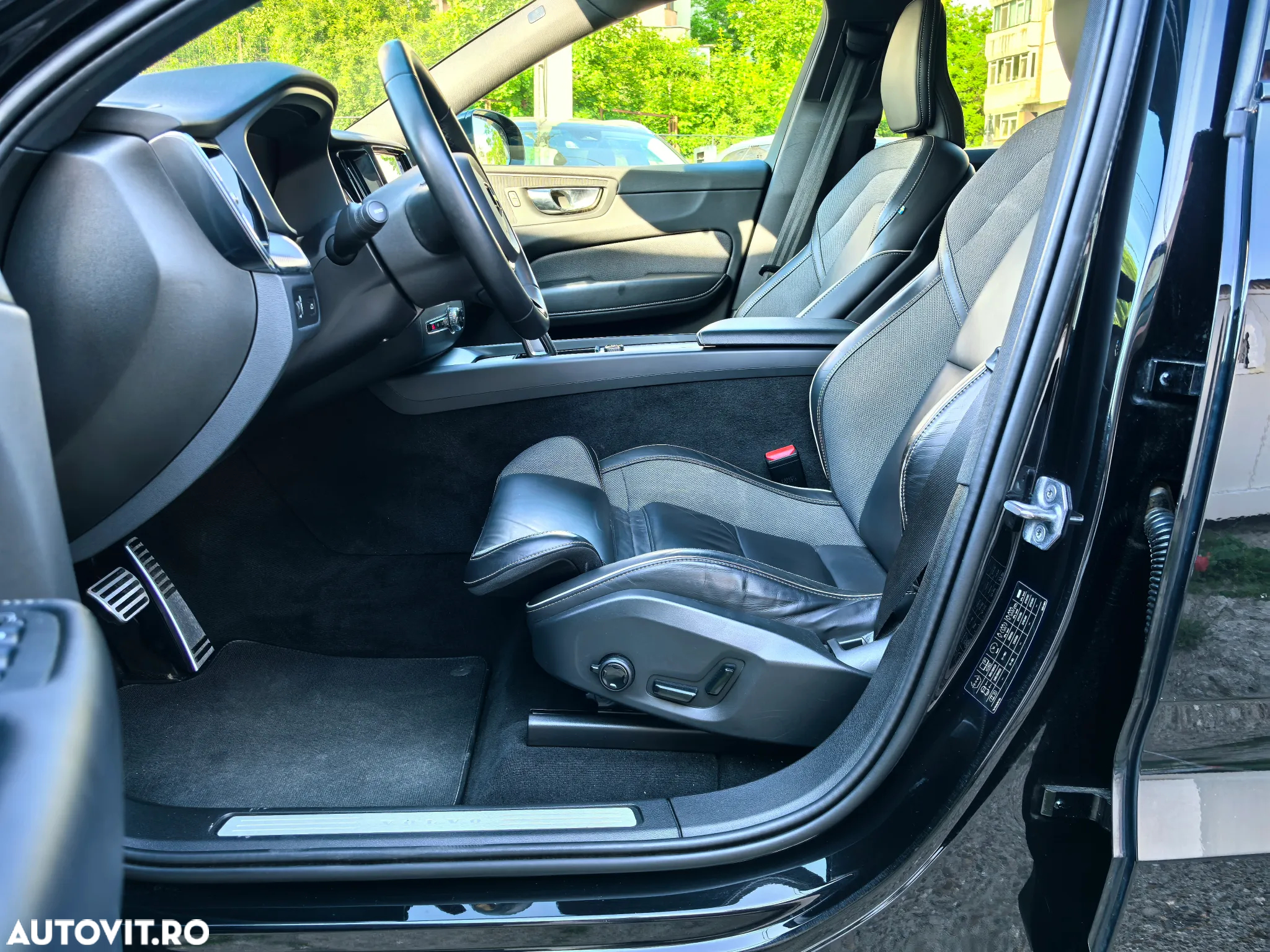Volvo XC 60 B4 MHEV R-Design - 7