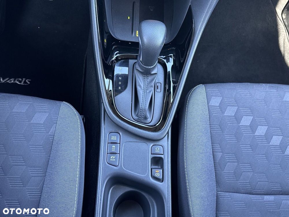Toyota Yaris Hybrid 1.5 Style - 26